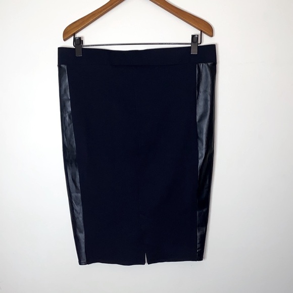 torrid Black Ponté + Faux Leather Pencil Skirt - Picture 4 of 7